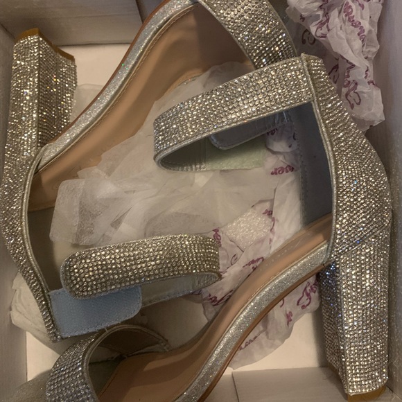 Size 9 dressy block heels - Picture 4 of 4